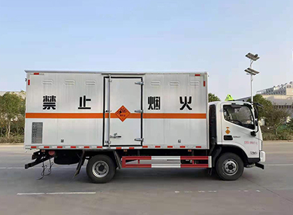 金凤爆破器材运输车